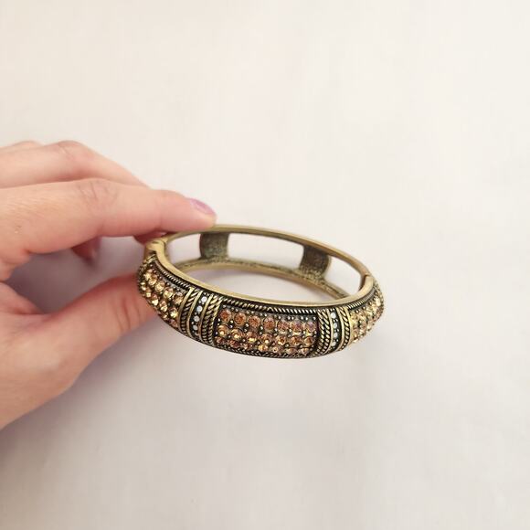 Heidi Daus Bangle Bracelet Hinge Old Gold Bronze White Crystal Age Of elegance - Picture 3 of 12
